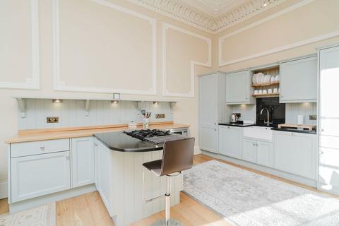 1 bedroom apartment to rent, Abercromby Place, New Town, Edinburgh