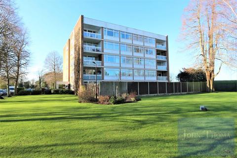 3 bedroom apartment for sale, The Bowls, Chigwell IG7