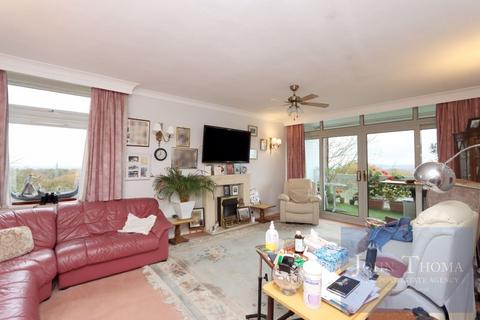 3 bedroom apartment for sale, The Bowls, Chigwell IG7