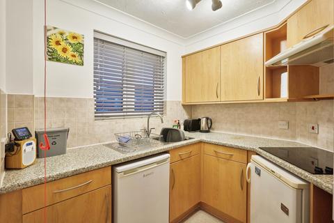 2 bedroom apartment for sale, Perrin Court, Ashford TW15