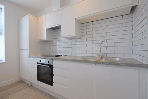 3 bedroom apartment to rent, Splott Road, Cardiff CF24