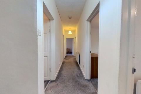 3 bedroom flat to rent, Thornwood Drive, Glasgow, G11