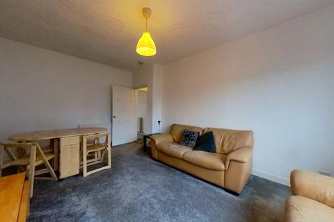 3 bedroom flat to rent, Thornwood Drive, Glasgow, G11