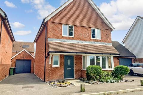 4 bedroom detached house for sale, Peabarn Road, Horley, Surrey