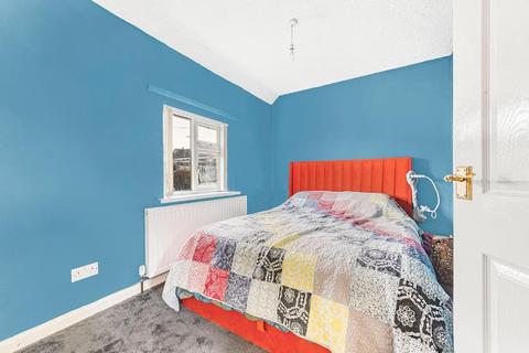 8 Knapp Lane, Cam, Dursley, GL11 5LS