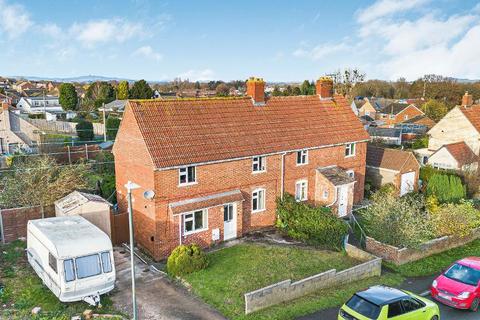 8 Knapp Lane, Cam, Dursley, GL11 5LS