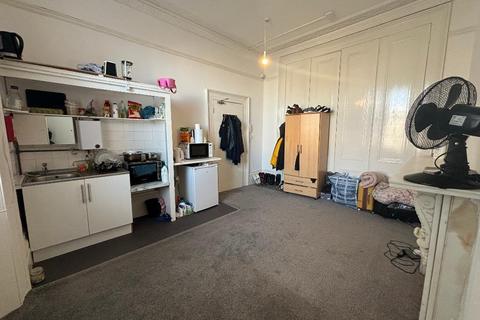 Studio to rent, Brunswick Place, Hove, BN3 1ND