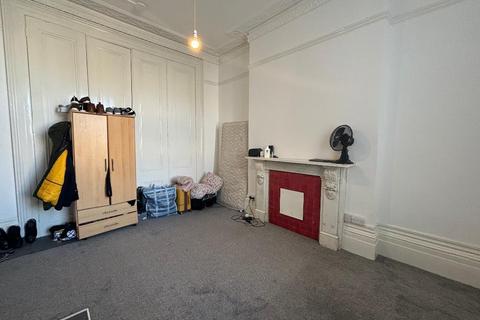 Studio to rent, Brunswick Place, Hove, BN3 1ND