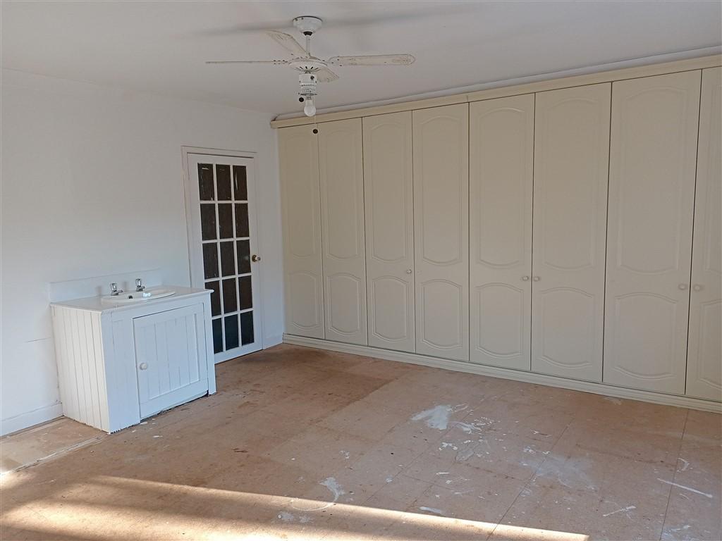 Master Bedroom 1 (Ensuite)