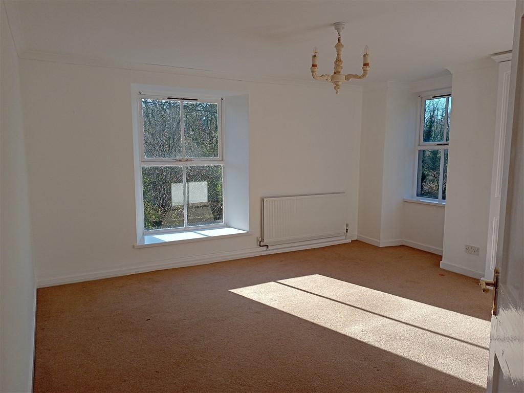 Large Bedroom 3