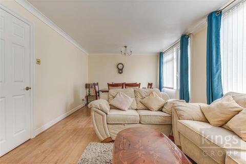 37 Lower Meadow, Harlow, CM18 7RD