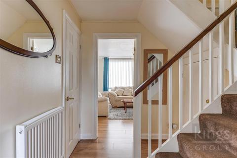 37 Lower Meadow, Harlow, CM18 7RD