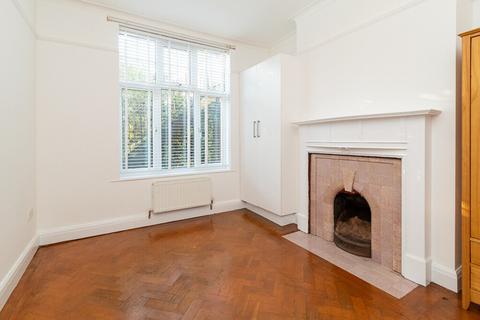 3 bedroom ground floor flat to rent, East End Rd, London N3