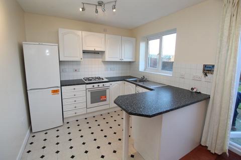 3 bedroom semi-detached house to rent, Dalewood Close, Warrington