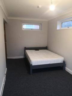 1 bedroom in a house share to rent, Room 9 Acorn House 62 Russell Terrace