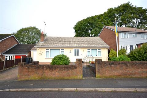 2 bedroom detached bungalow for sale, Margards Lane, Verwood