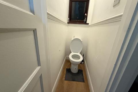 3 bedroom semi-detached house to rent, Alexandra Avenue, Harrow
