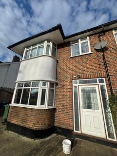 3 bedroom semi-detached house to rent, Alexandra Avenue, Harrow