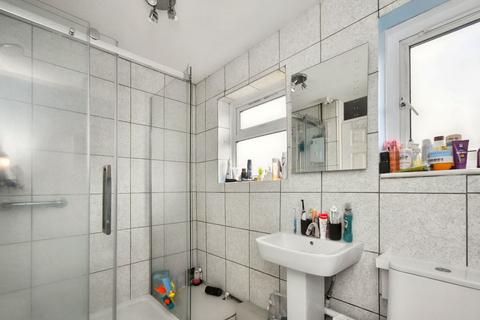 60 Godfreys Gardens, Bow, Crediton, EX17 6HT