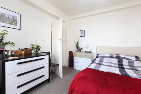 1 bedroom flat to rent, Du Cane Court, London SW17