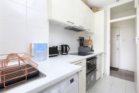 1 bedroom flat to rent, Du Cane Court, London SW17