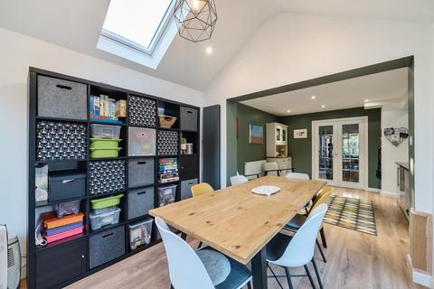 32 Valley Road, Burghfield Common, Reading, RG7 3NF