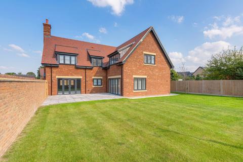 5 bedroom detached house for sale, Damson Close, Royston SG8