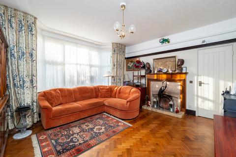 undefined, Avenue Road, Surrey SM2