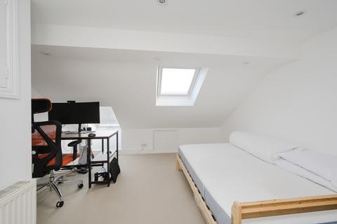 29 Newton Road, London, SW19 3PJ