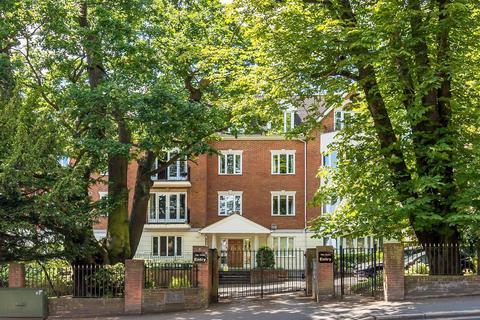 2 bedroom apartment to rent, The Oaks, London SW19