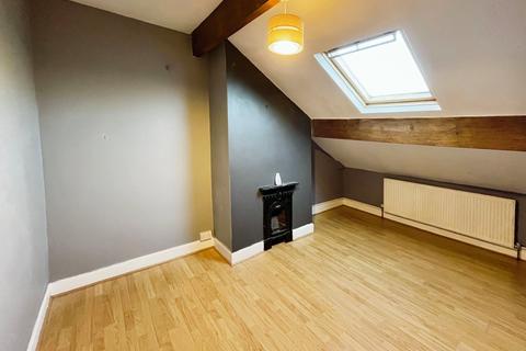 3 bedroom terraced house to rent, Claremount Road, West Yorkshire HX3