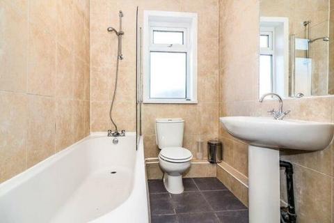153 Gerald Road, Salford, M6 6BL