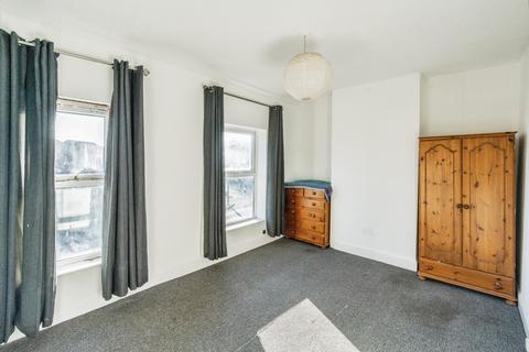 2 bedroom end of terrace house for sale, Old Liverpool Road, Cheshire WA5