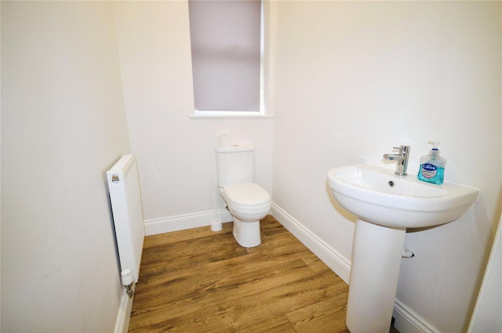 Cloakroom/Wc