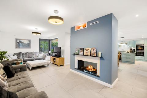 3 Artel Croft, Crawley, RH10 1JS