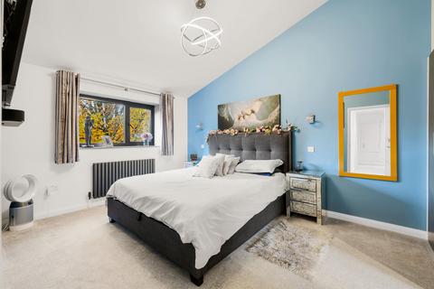 3 Artel Croft, Crawley, RH10 1JS