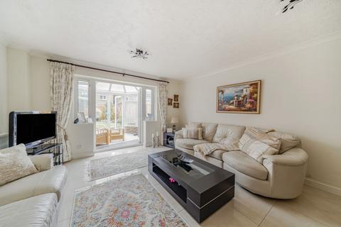 2 bedroom property for sale, Hornchurch Close, Kingston Upon Thames, KT2