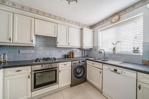 2 bedroom property for sale, Hornchurch Close, Kingston Upon Thames, KT2