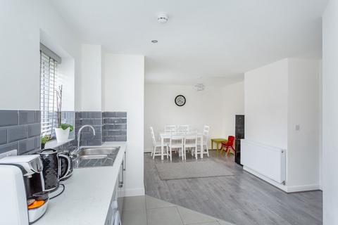 2 bedroom apartment for sale, Wakefield WF2