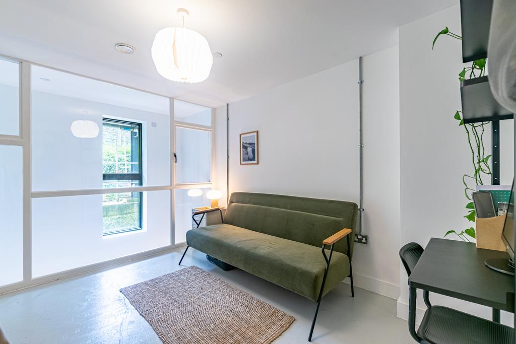 Bedroom2a