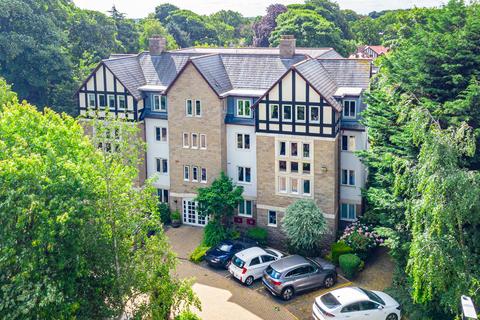 undefined, Park Avenue, Leeds LS8