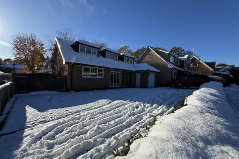 4 bedroom detached house to rent, Birchwood Drive, Ravenshead NG15