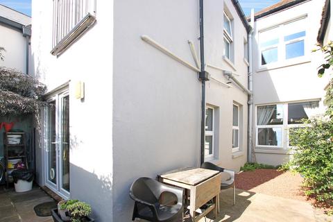 2 bedroom ground floor flat for sale, Tarring Road, Worthing BN11 4EP