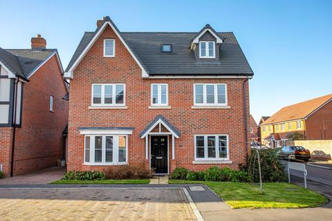 5 bedroom detached house for sale, Nursery Gardens, Faversham, ME13