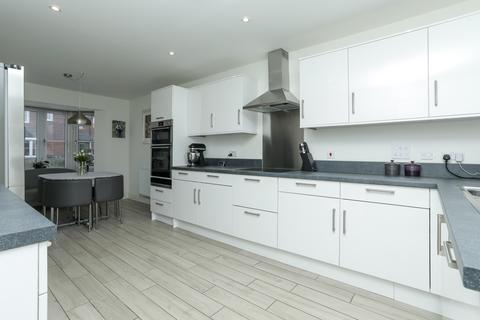 5 bedroom detached house for sale, Nursery Gardens, Faversham, ME13