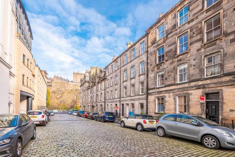 3 bedroom flat for sale, 7 (1F2) Cornwall Street, Old Town, Edinburgh, EH1