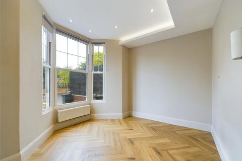 3 bedroom flat for sale, Brooke Road, Stoke Newington, London, N16