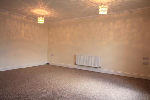 2 bedroom apartment to rent, Lord Nelson Drive, Norwich NR5