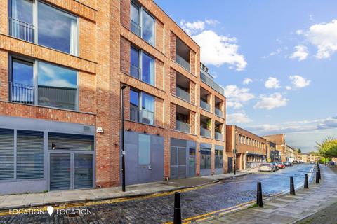 2 bedroom apartment to rent, Wadeson Street, Wade House, E2