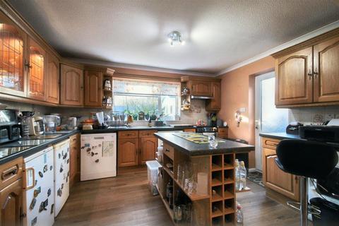 3 bedroom semi-detached house for sale, Halifax Drive, Durrington, Worthing